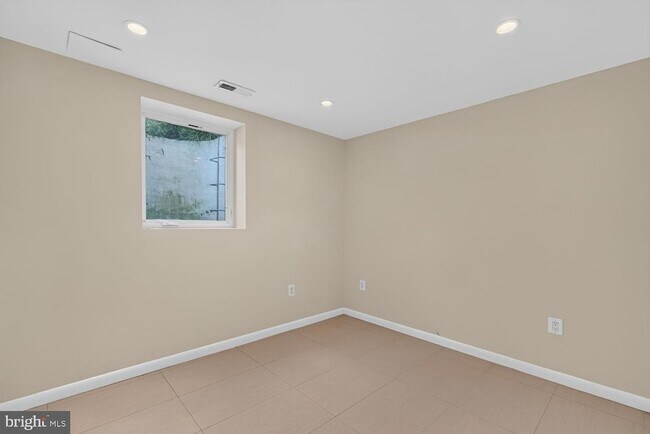 Building Photo - 4325 47th St NW