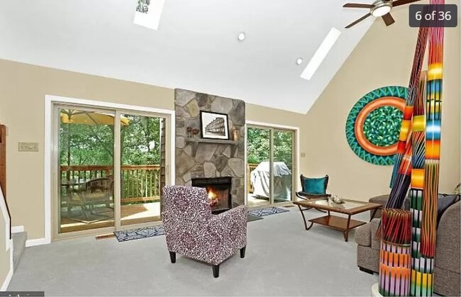 Primary Photo - 6618 W Lakeridge Rd