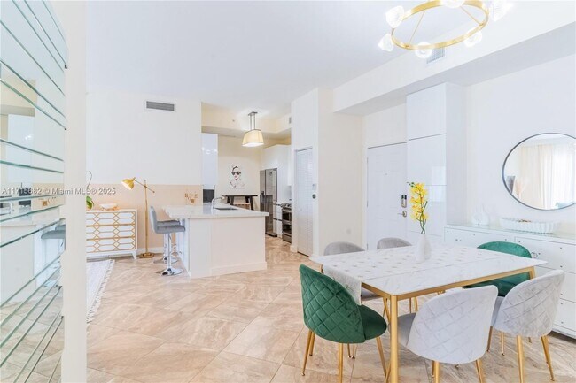 Building Photo - 802 W Windward Way