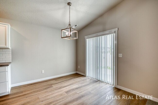 Building Photo - 1758 E Eddington St