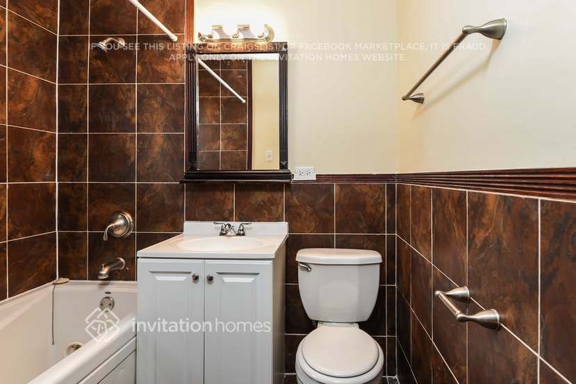 Building Photo - 4100 W 99th Pl