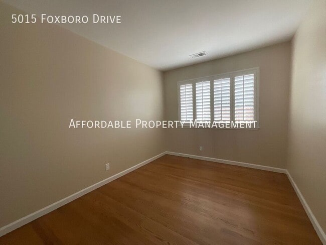 Building Photo - 5015 Foxboro Dr