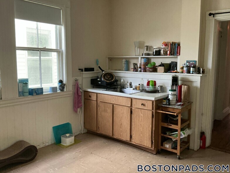 Building Photo - 78 Aldie St