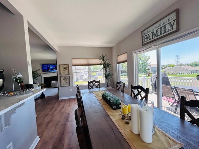 Building Photo - 75 Livie Ln