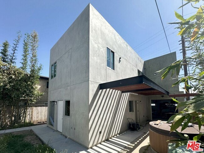 Building Photo - 1842 9th St