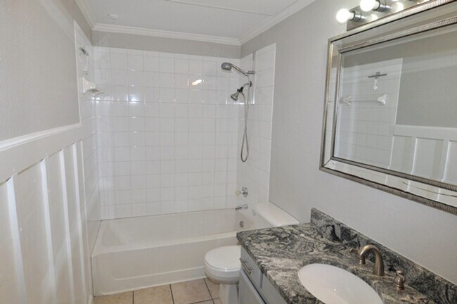 Building Photo - 2902 State St