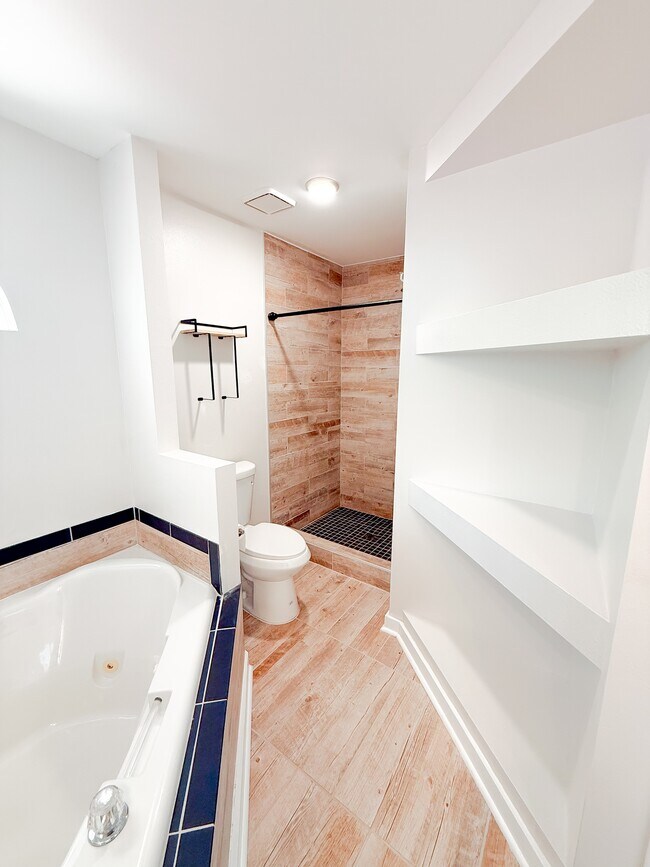 Building Photo - 161 Mirabelle Cir