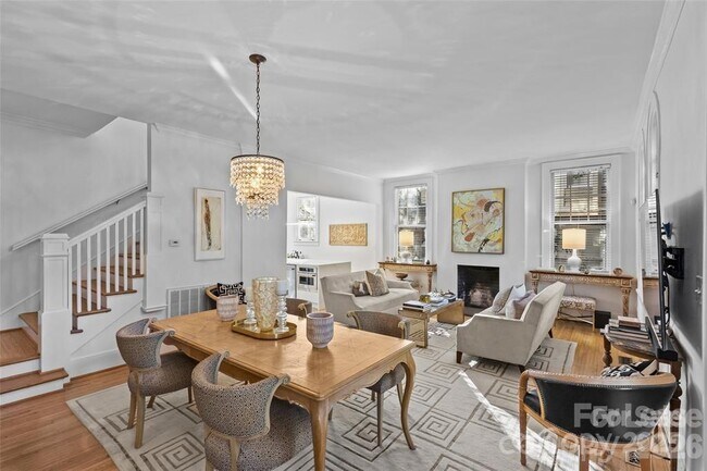 Building Photo - 609 Queens Rd