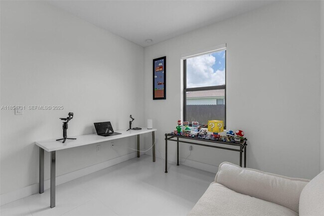 Building Photo - 32206 SW 196th Ave