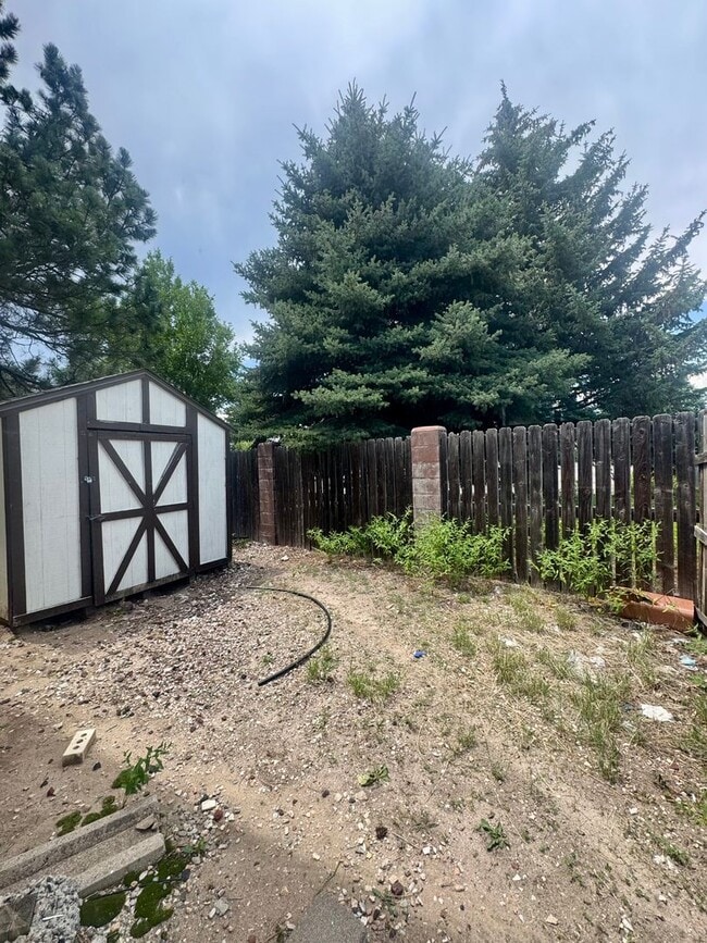 Building Photo - 4 Bedroom Home in Village 7, Centrally Loc...