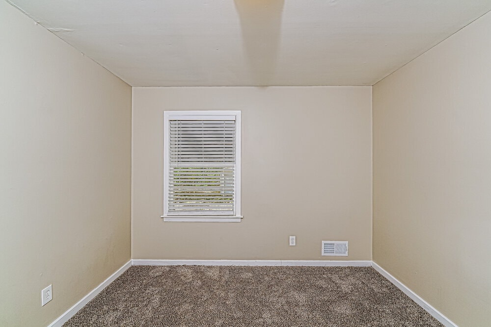 Building Photo - 1716 2nd St NE