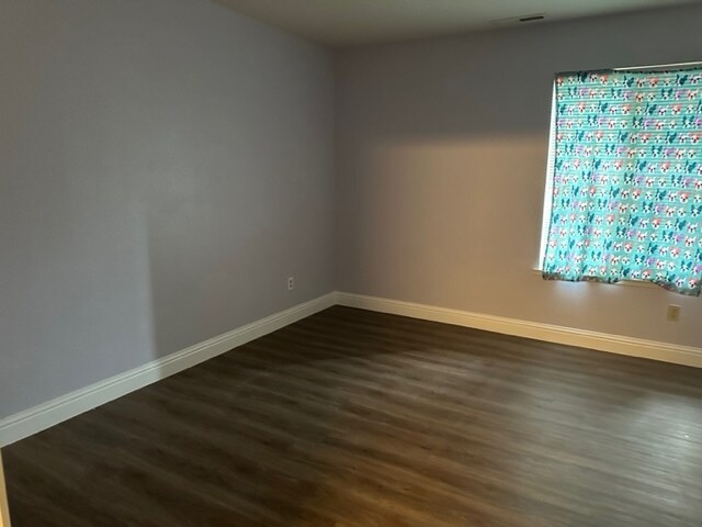 2nd bedroom - 999 Porter Ave
