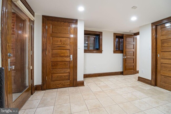 Building Photo - 1120 East Capitol St NE