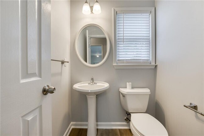 Building Photo - 355 Lamme Chase