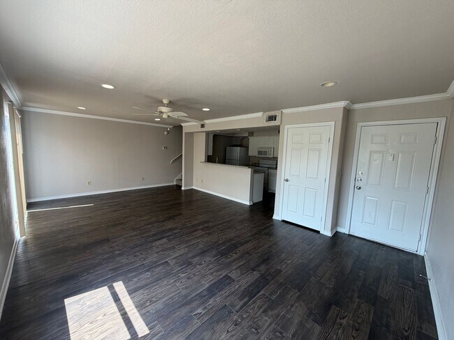 Building Photo - 2531 Pascal Ct