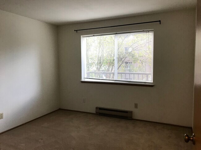 #102 Bedroom1 - Near-u Apartments