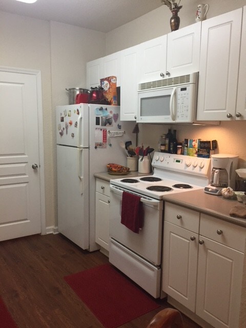 Building Photo - 9415 Crescent Loop Cir