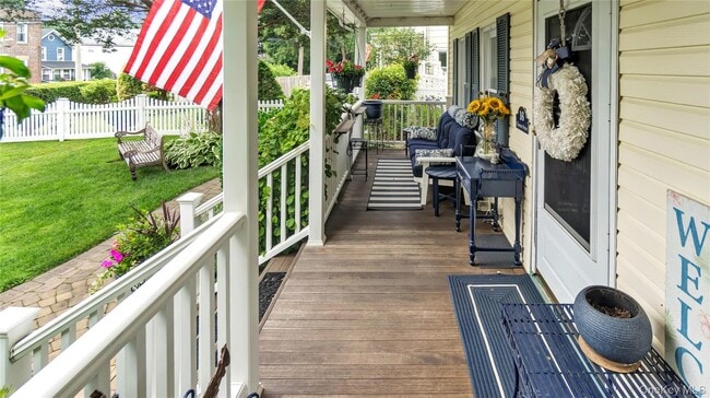 Building Photo - 16 Clement St