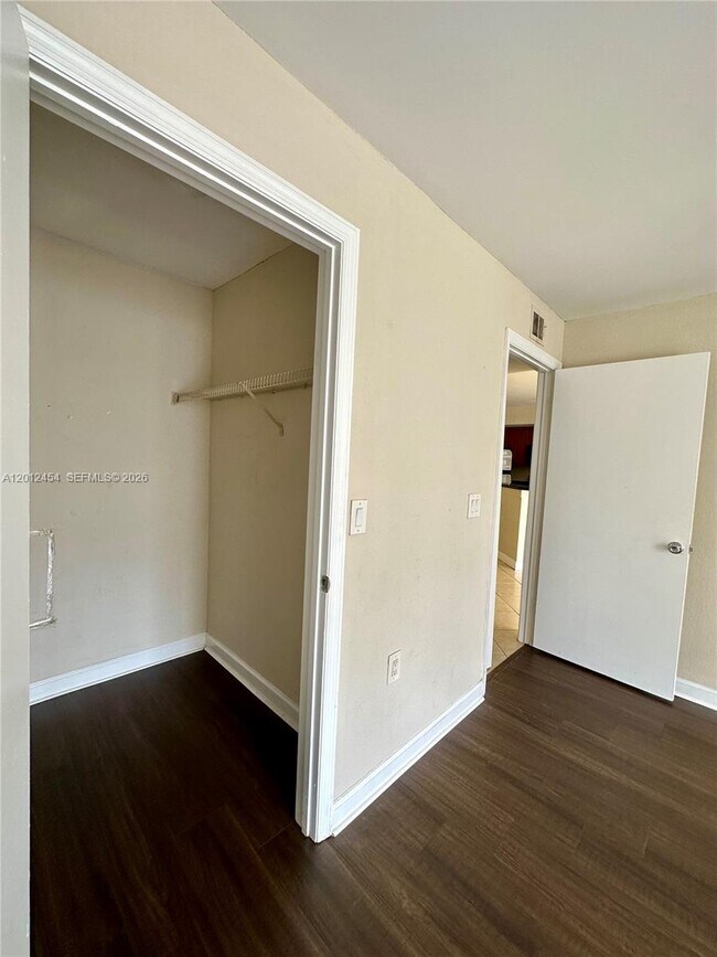 Building Photo - 12620 Vista Isles Dr