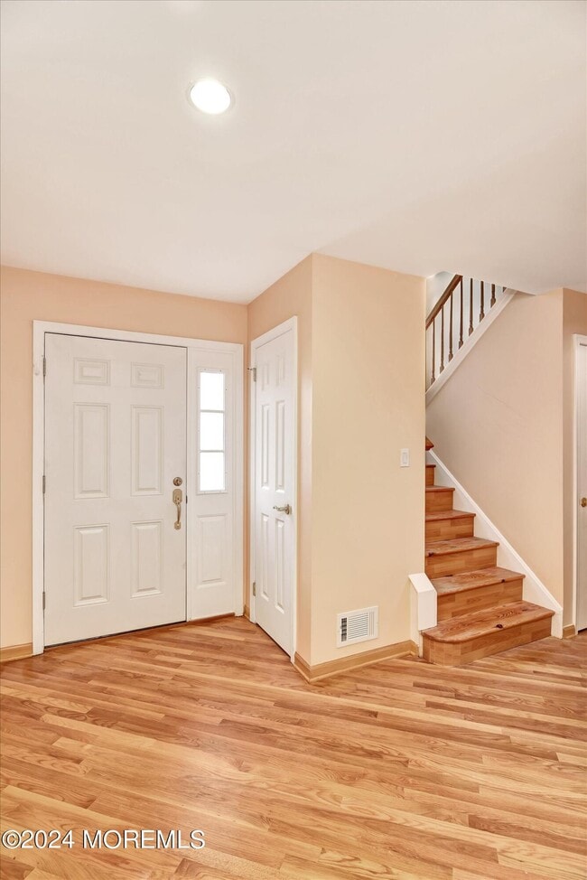 Building Photo - 43 Hummingbird Ct