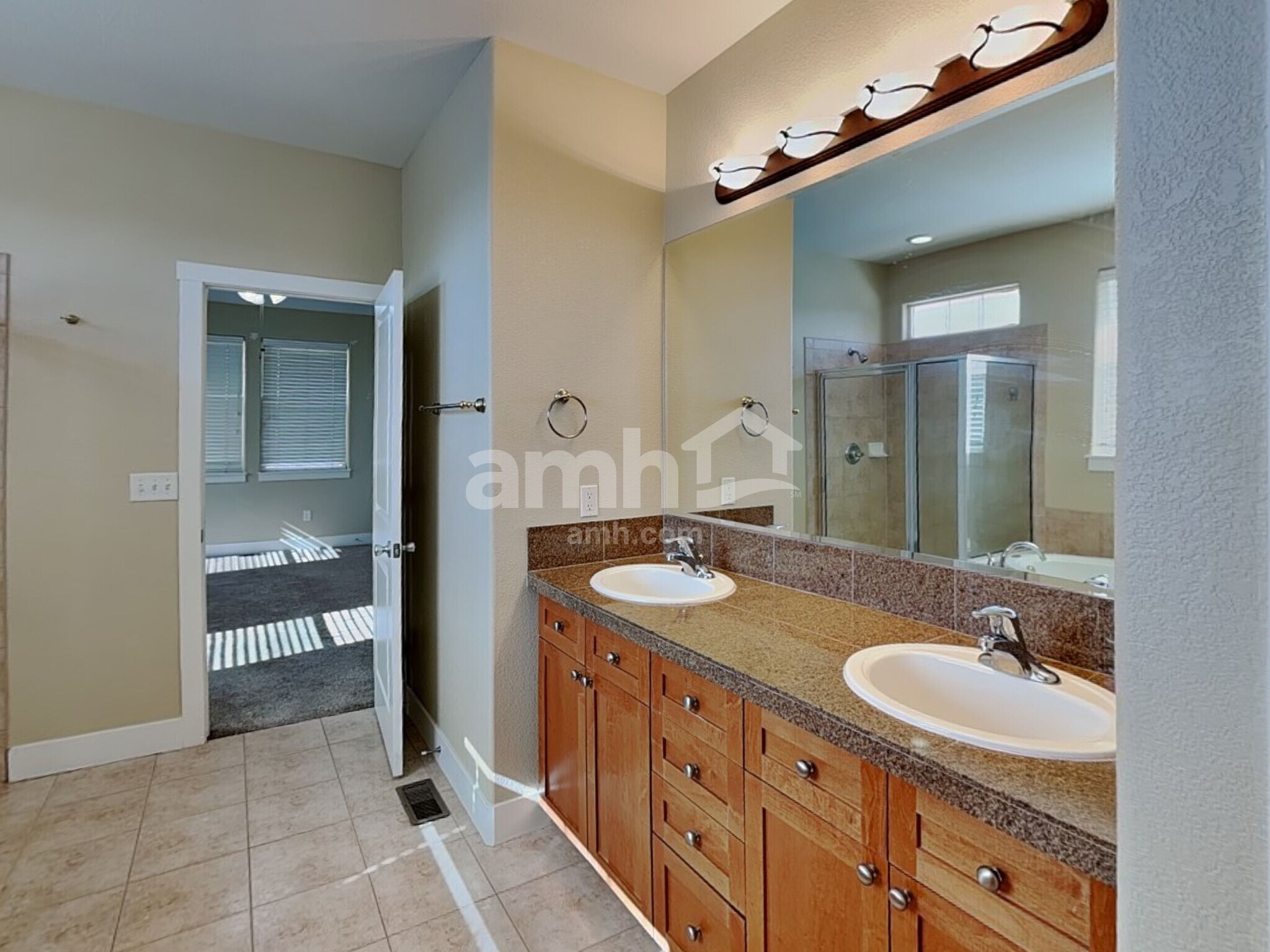 Building Photo - 21507 E Smoky Hill Rd