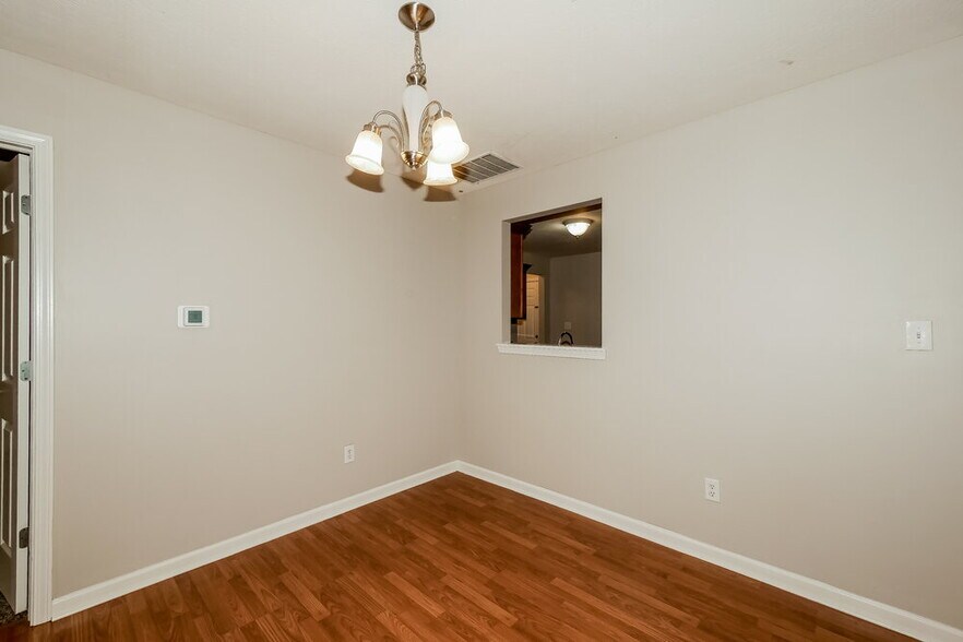 Building Photo - 5544 Wild Horse Dr