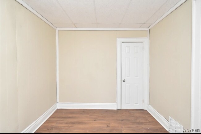 Building Photo - 28 Red Jacket Pky