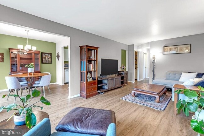 Building Photo - 44 Coriander Dr