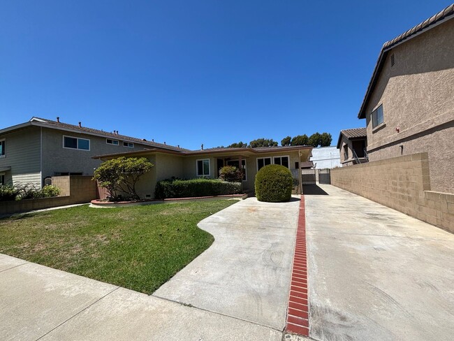 Building Photo - 4301 Green Ave