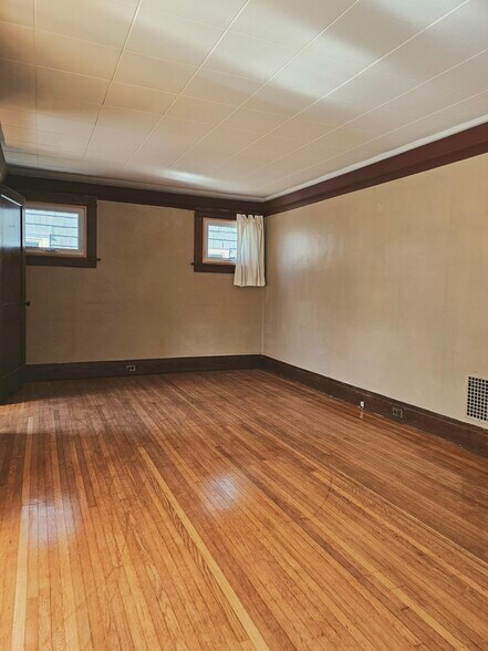 Building Photo - 148 Nassau Ave