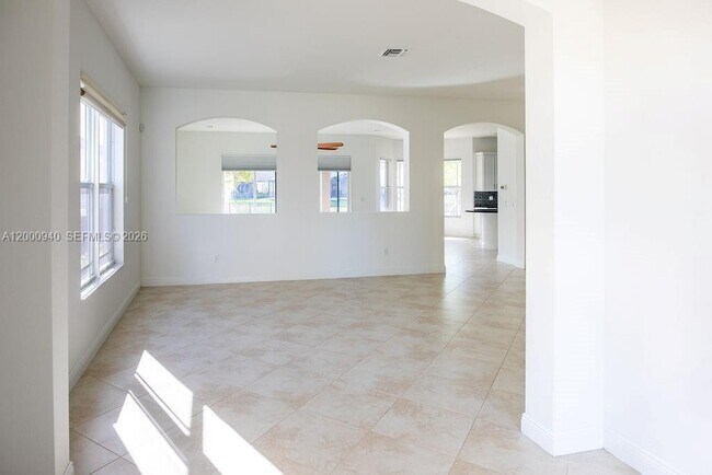 Building Photo - 8630 Lakeside Bnd