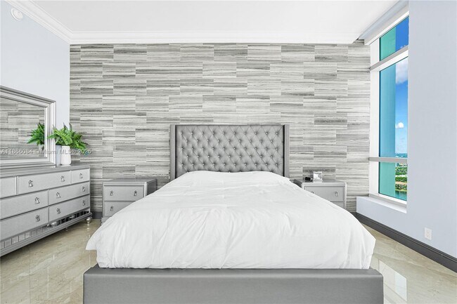 Building Photo - 3535 S Ocean Dr