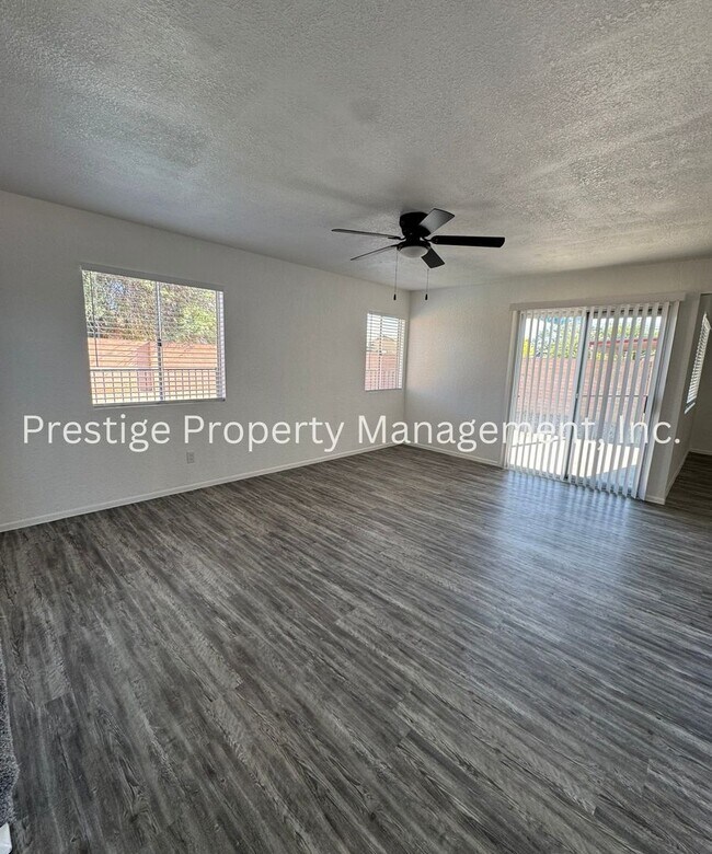 Building Photo - Newly Remodeled Southwest Gem W/ Pool