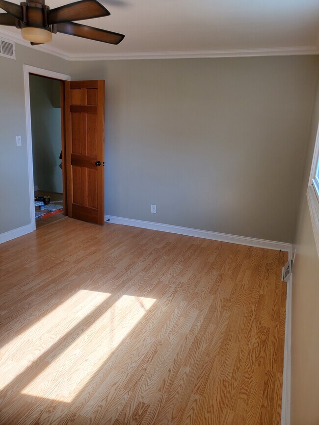 Primary bedroom - 9830 McKinley St