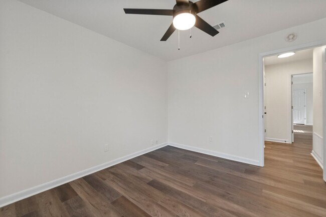 Building Photo - 3 BD 2 BA