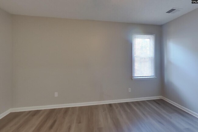 Building Photo - 112 Hedgefield Rd