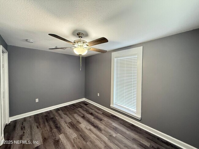 Building Photo - 5336 Cruz Rd