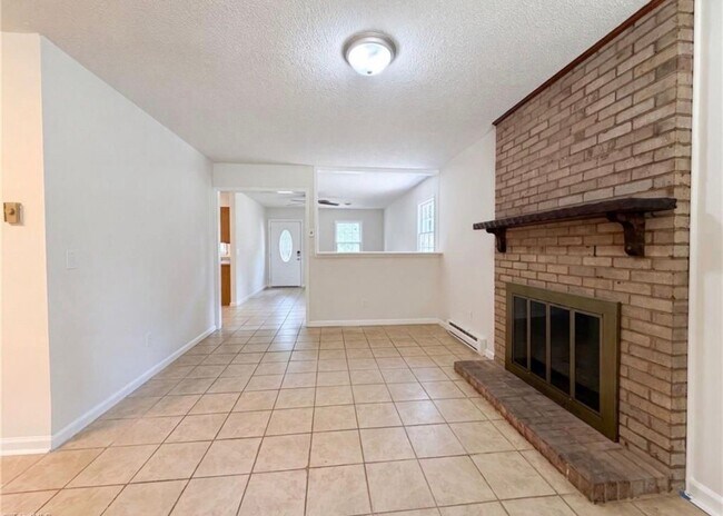 Building Photo - 4708 Chaucer Dr