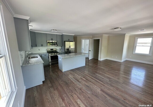 Building Photo - 211 Nassau Blvd