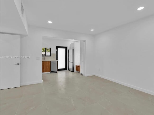 Building Photo - 107 Central Ave