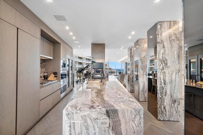 Building Photo - 2200 N Ocean Blvd