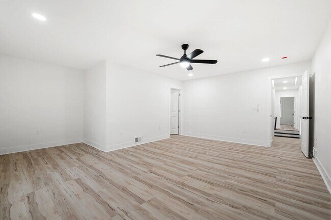 Building Photo - Gorgeous 3 bedroom home in Verona available now!
