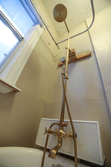 Building Photo - 1831 N Laura St