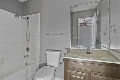 Building Photo - 804 Custer St