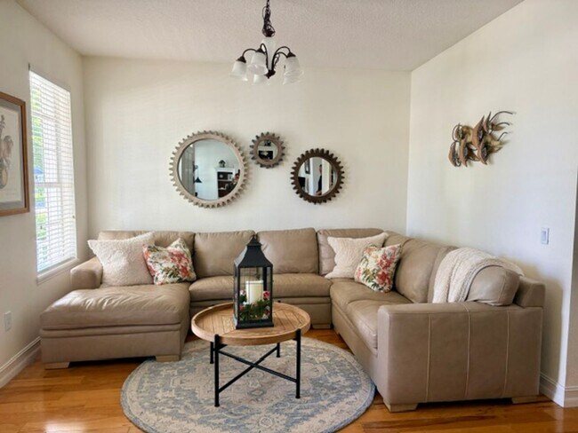 Building Photo - Beautiful 4 bedroom, 2.5 bath home with 2,444 sq. ft. in Harmony