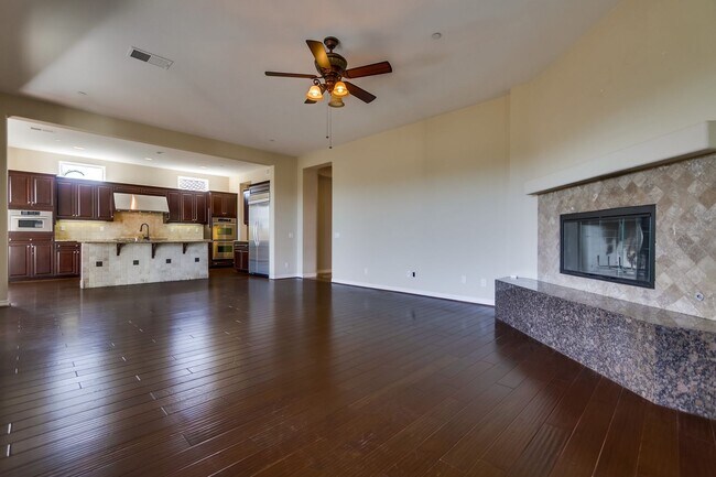 Building Photo - Beautiful 4 bedroom, 4.5 bathroom Home in the Varadero Community