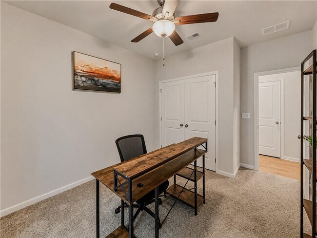Building Photo - 45 Woodford Dr