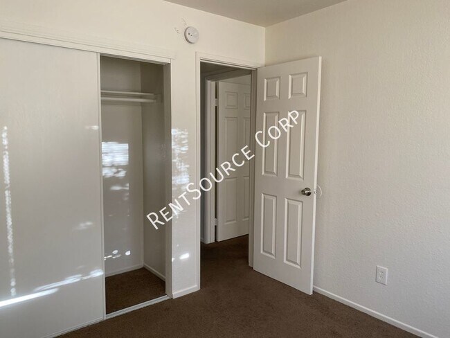 Building Photo - 15582 L St