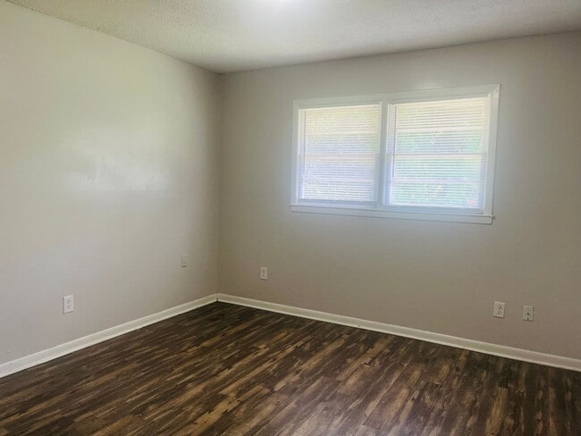 Building Photo - 131 Wall St