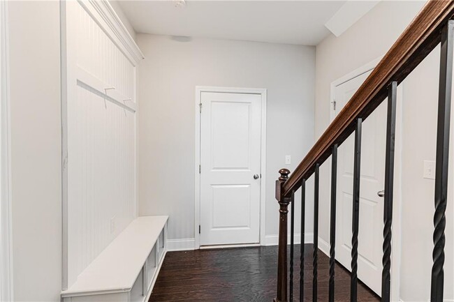 Building Photo - 3634 Via Nuova Ln